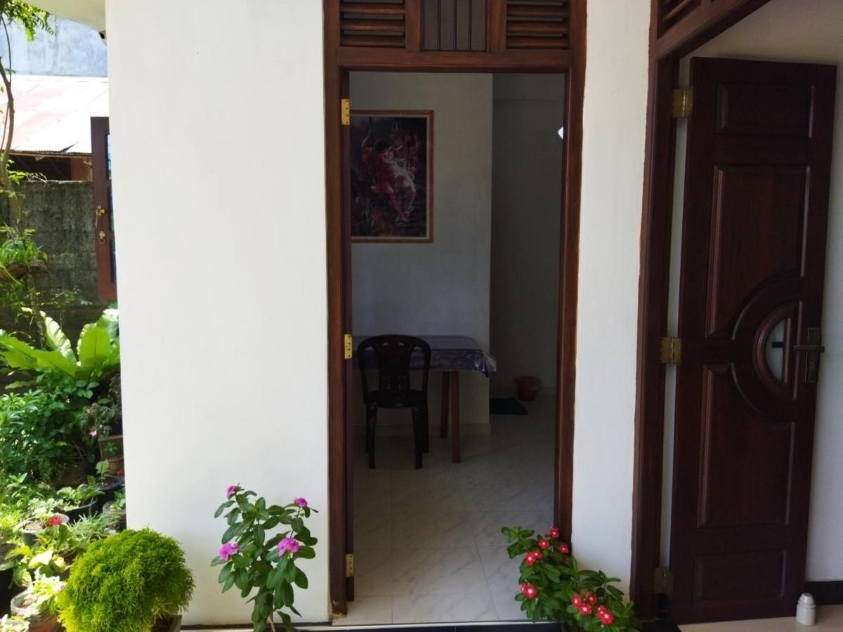 Rusara Guest Home 韦利格默 客房 照片